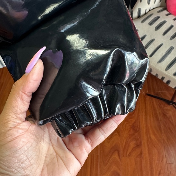PRETTYLITTLETHING PATENT LEATHER PUFFER JACKET SZ 6 - Picture 4 of 6